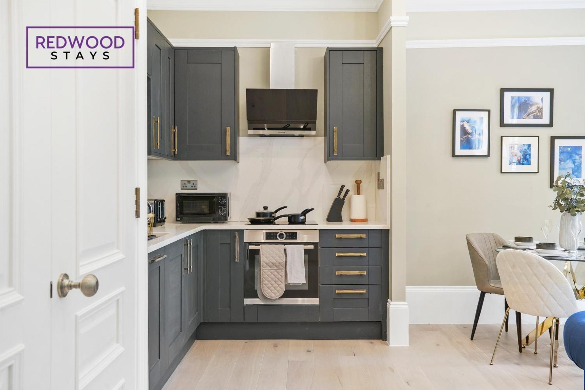 Top Quality 2 Bed 1 Bath Apartments For Contractors By Redwood Stays เรดดิ้ง ภายนอก รูปภาพ