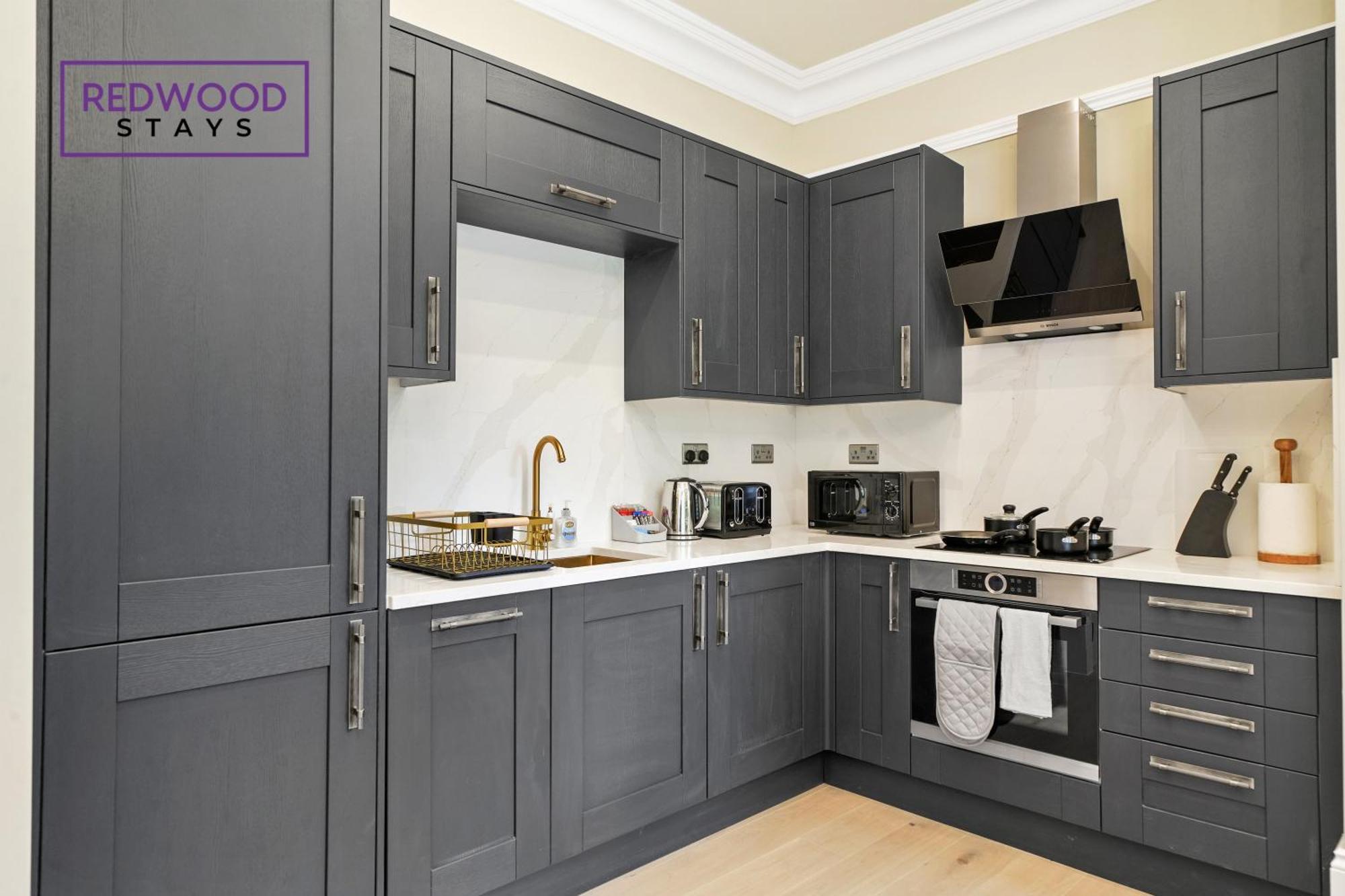 Top Quality 2 Bed 1 Bath Apartments For Contractors By Redwood Stays เรดดิ้ง ภายนอก รูปภาพ