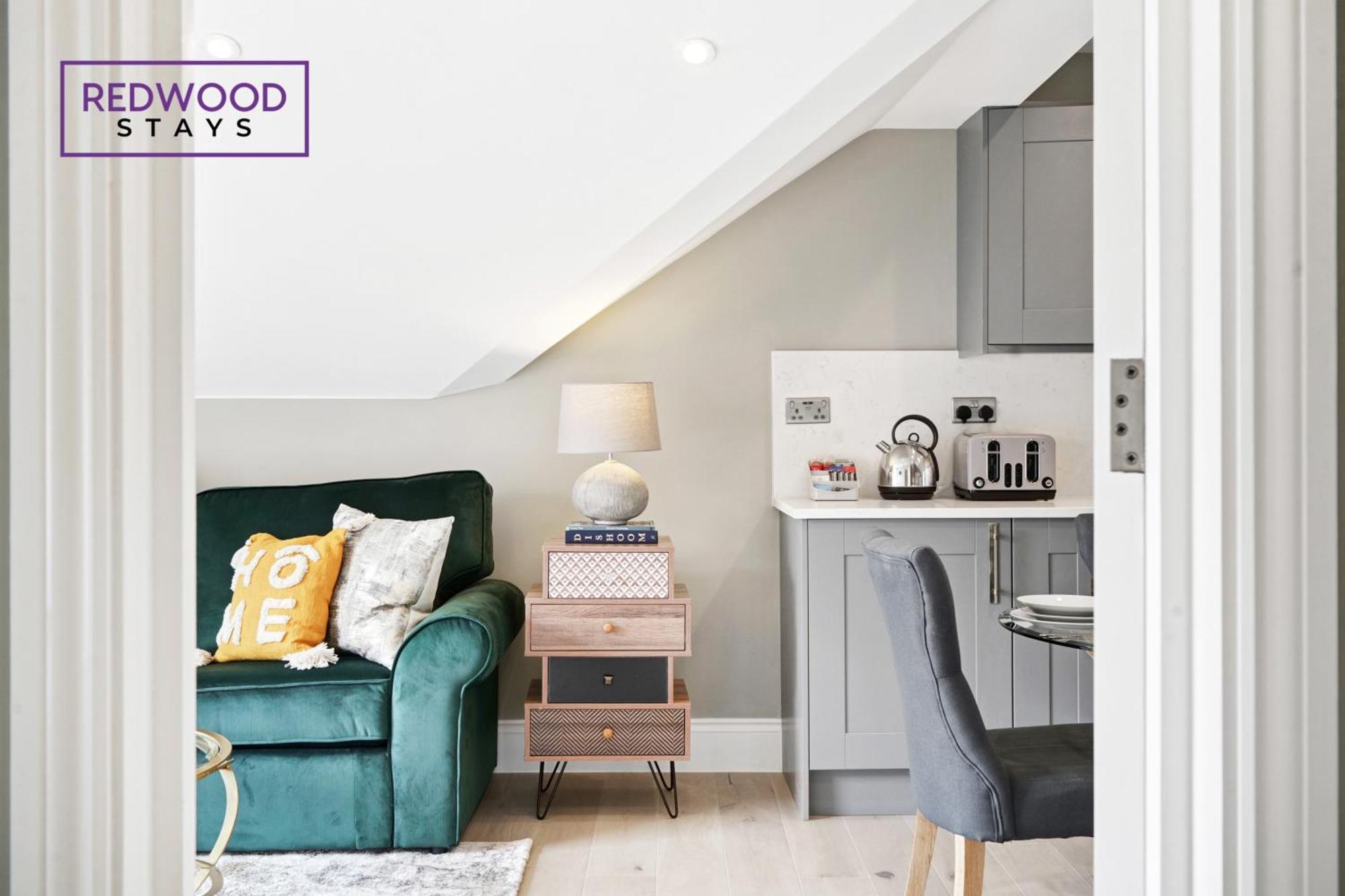 Top Quality 2 Bed 1 Bath Apartments For Contractors By Redwood Stays เรดดิ้ง ภายนอก รูปภาพ