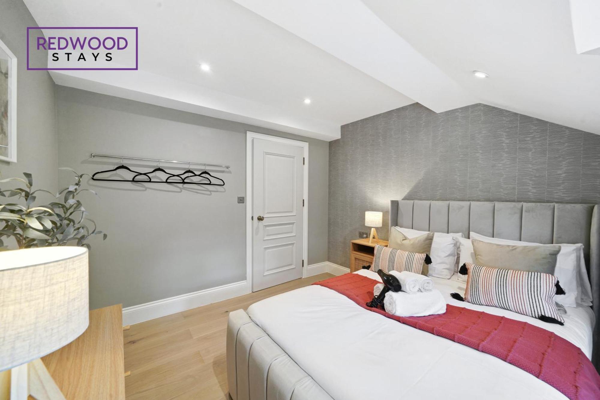 Top Quality 2 Bed 1 Bath Apartments For Contractors By Redwood Stays เรดดิ้ง ภายนอก รูปภาพ