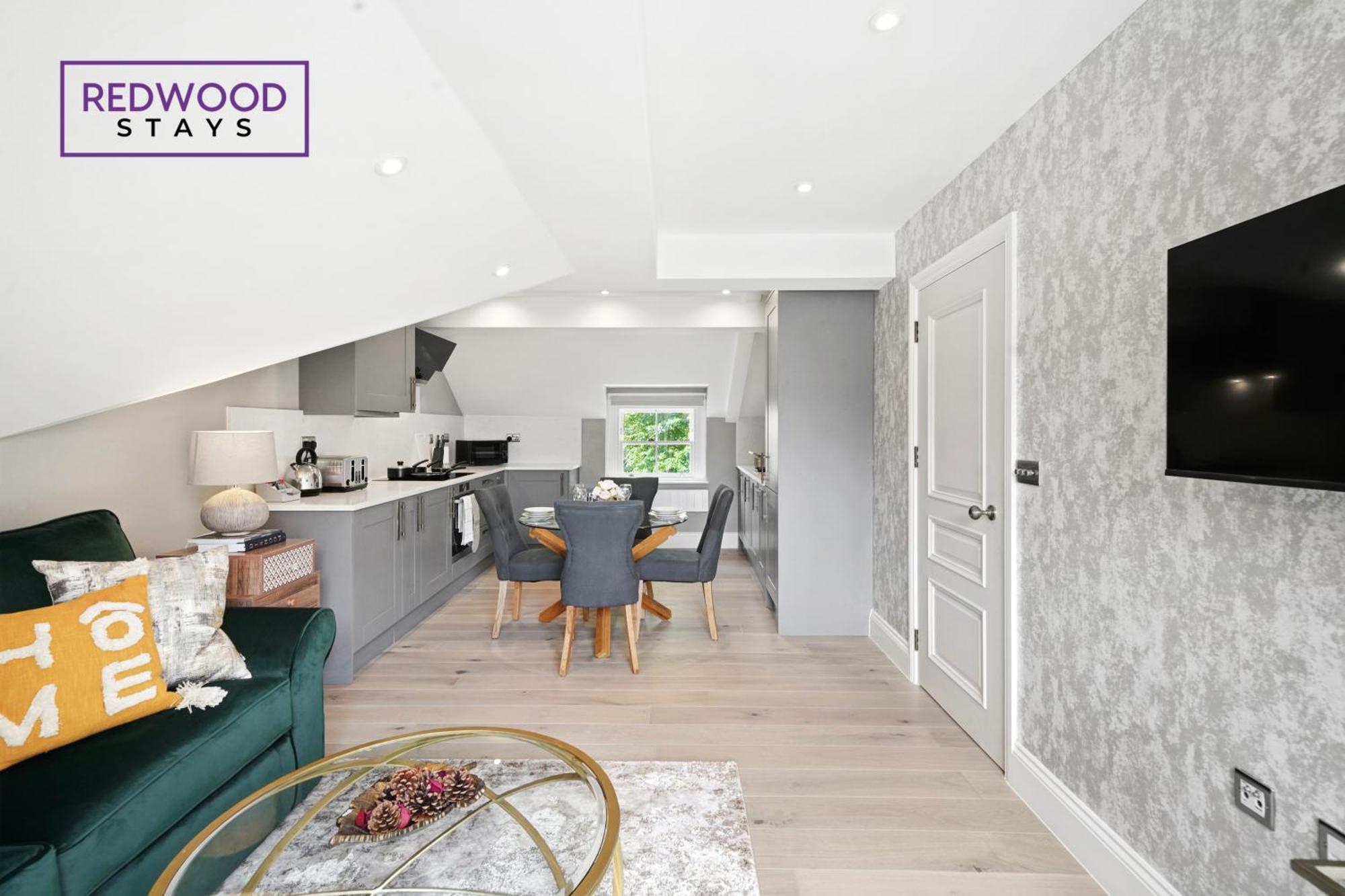 Top Quality 2 Bed 1 Bath Apartments For Contractors By Redwood Stays เรดดิ้ง ภายนอก รูปภาพ