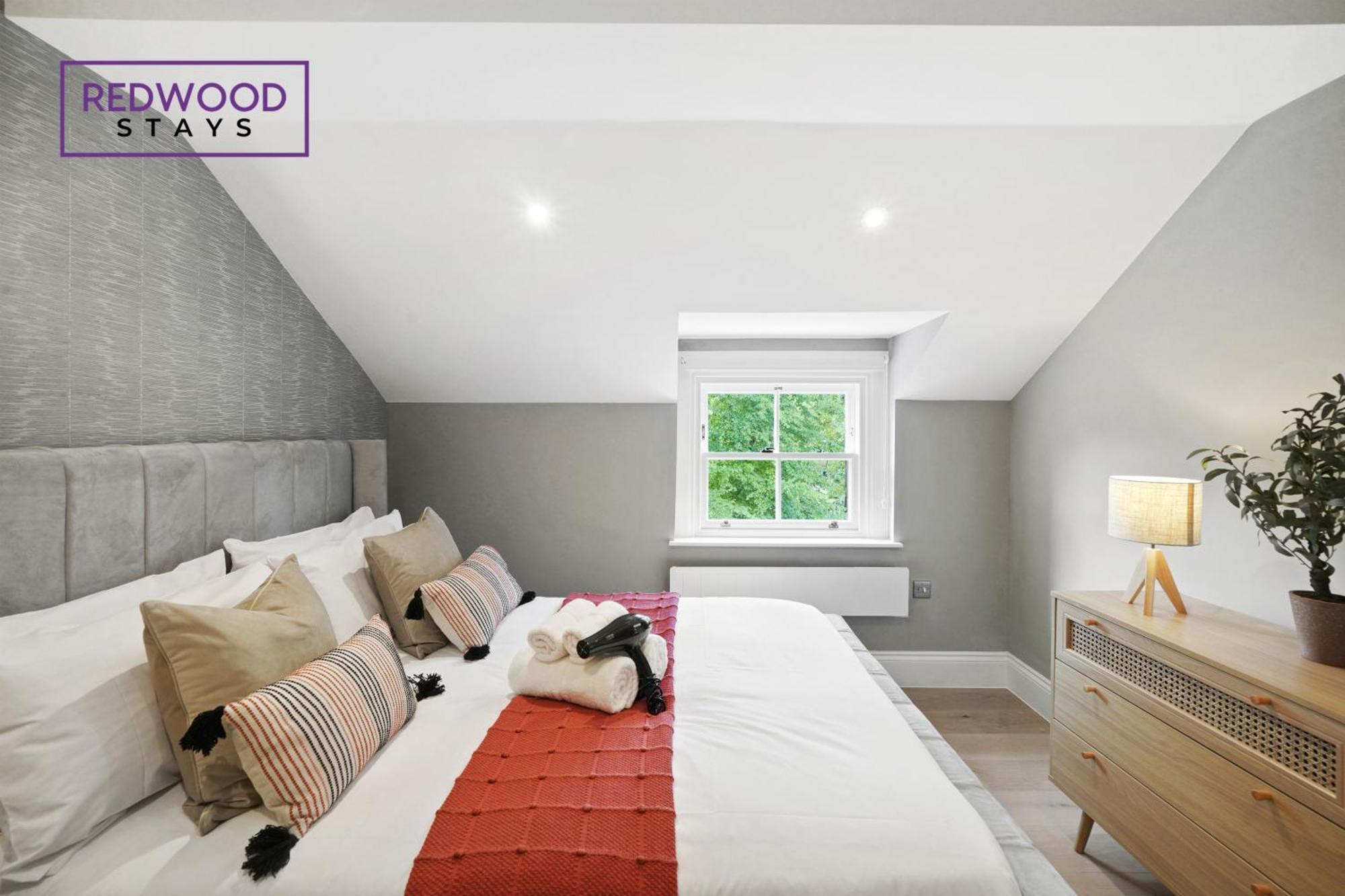 Top Quality 2 Bed 1 Bath Apartments For Contractors By Redwood Stays เรดดิ้ง ภายนอก รูปภาพ